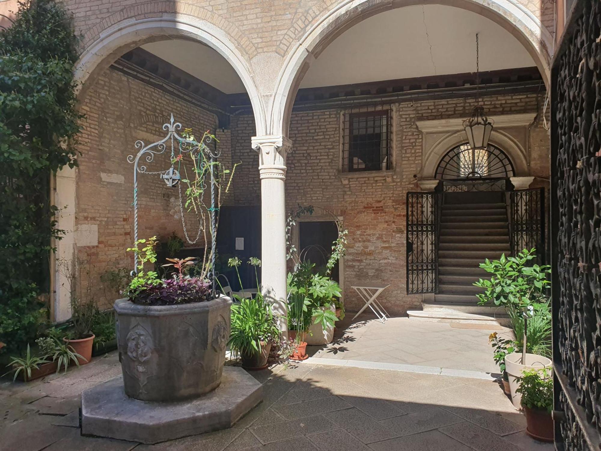Al Mezzanino, Palazzo Torniello Apartment Veneţia Exterior foto