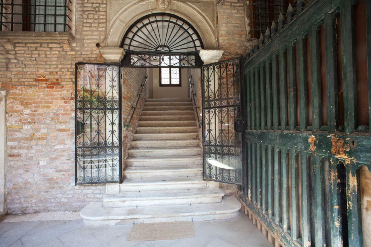 Al Mezzanino, Palazzo Torniello Apartment Veneţia Exterior foto