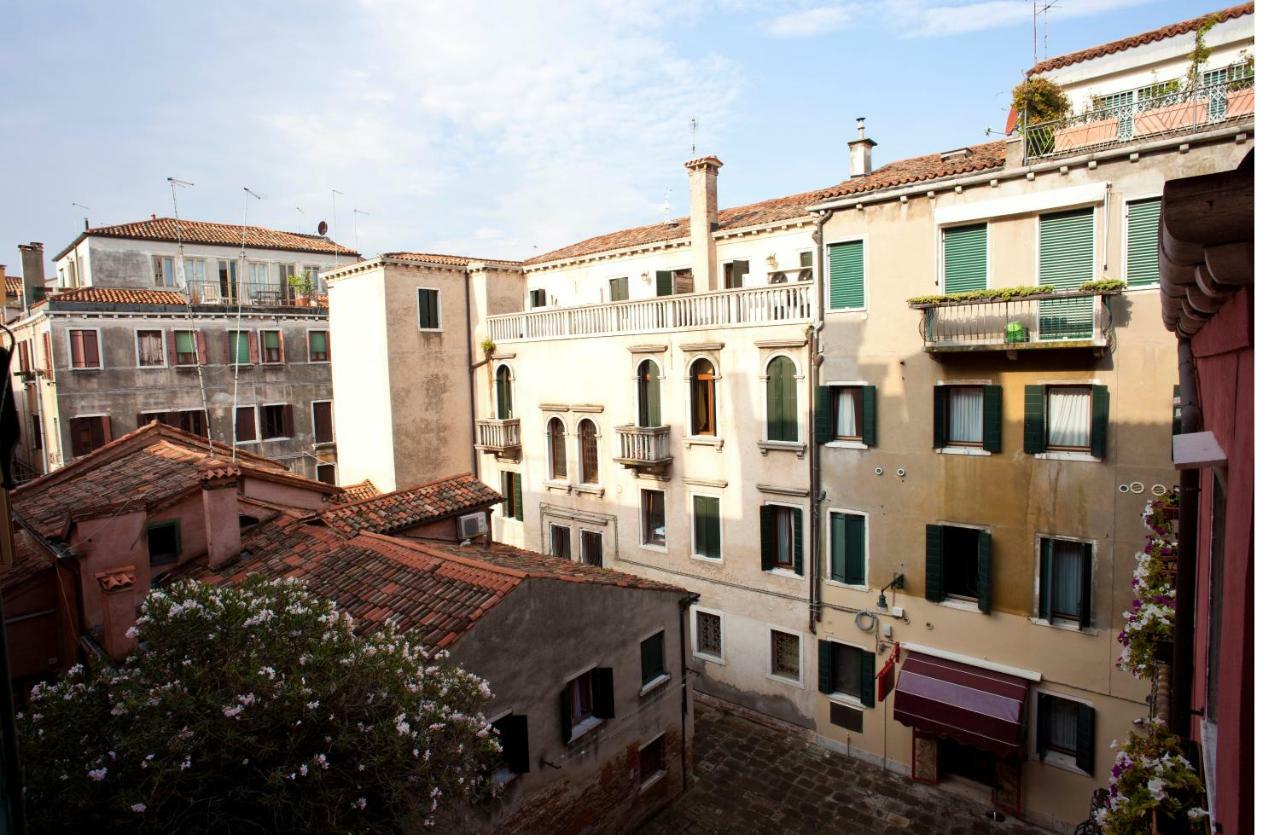 Al Mezzanino, Palazzo Torniello Apartment Veneţia Exterior foto